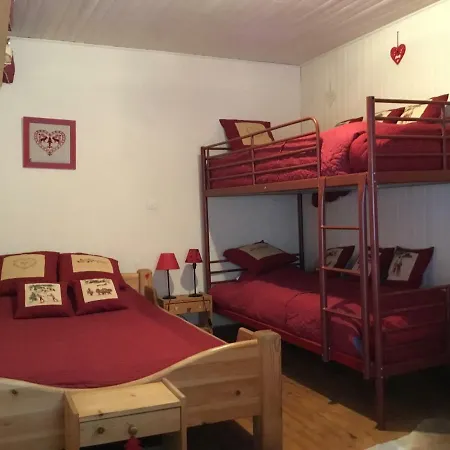 Tour Chabrit * Besse-et-Saint-Anastaise